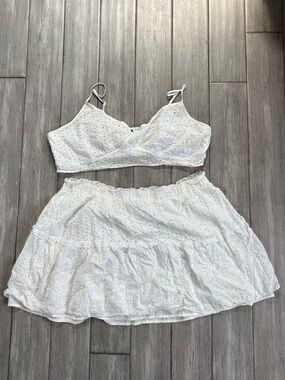 SHEIN White Eyelet Smocked Waist Skirt